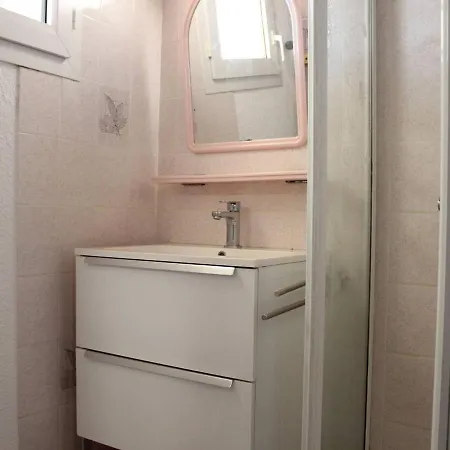 Maisonnette Avec Piscine Pres De La - - Fr-1-246a-154 Prázdninový dům *