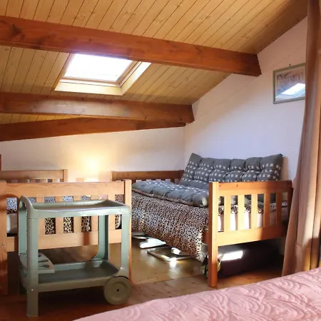 Maisonnette Avec Piscine Pres De La - - Fr-1-246a-154 *
