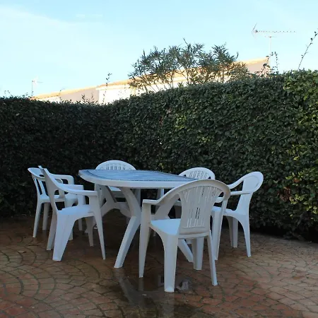 Prázdninový dům Maisonnette Avec Piscine Pres De La - - Fr-1-246a-154