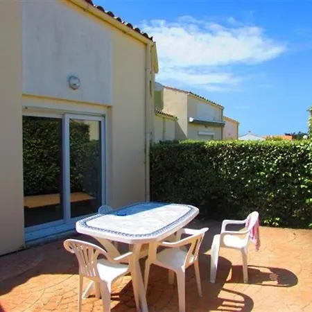 Maisonnette Avec Piscine Pres De La - - Fr-1-246a-154